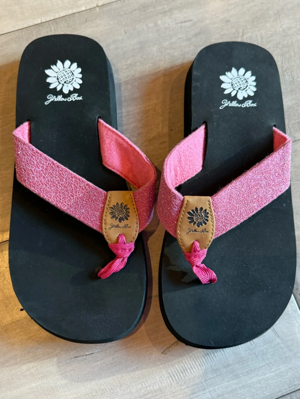 Yellow Box Pink Glitter Strap Flip Flop Sandals - Picture 1 of 3